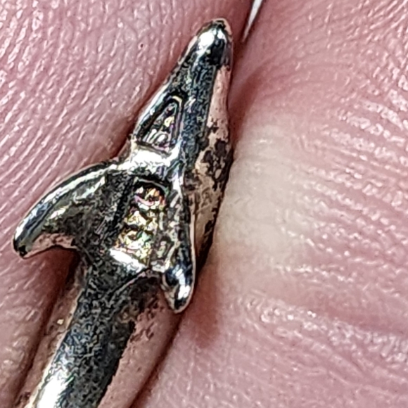 Vintage charm for charm bracelet. Dolphin. Sterling Silver. Previously adored. - Picture 5 of 5